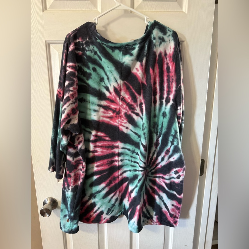Tie-Dye Long Sleeve Top